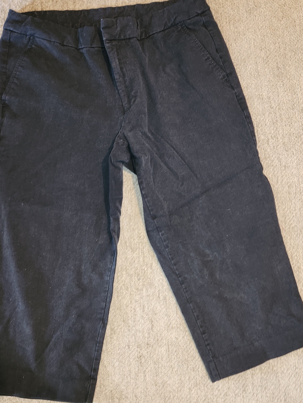 Time and Tru Black Women's Capri Pants Size 12